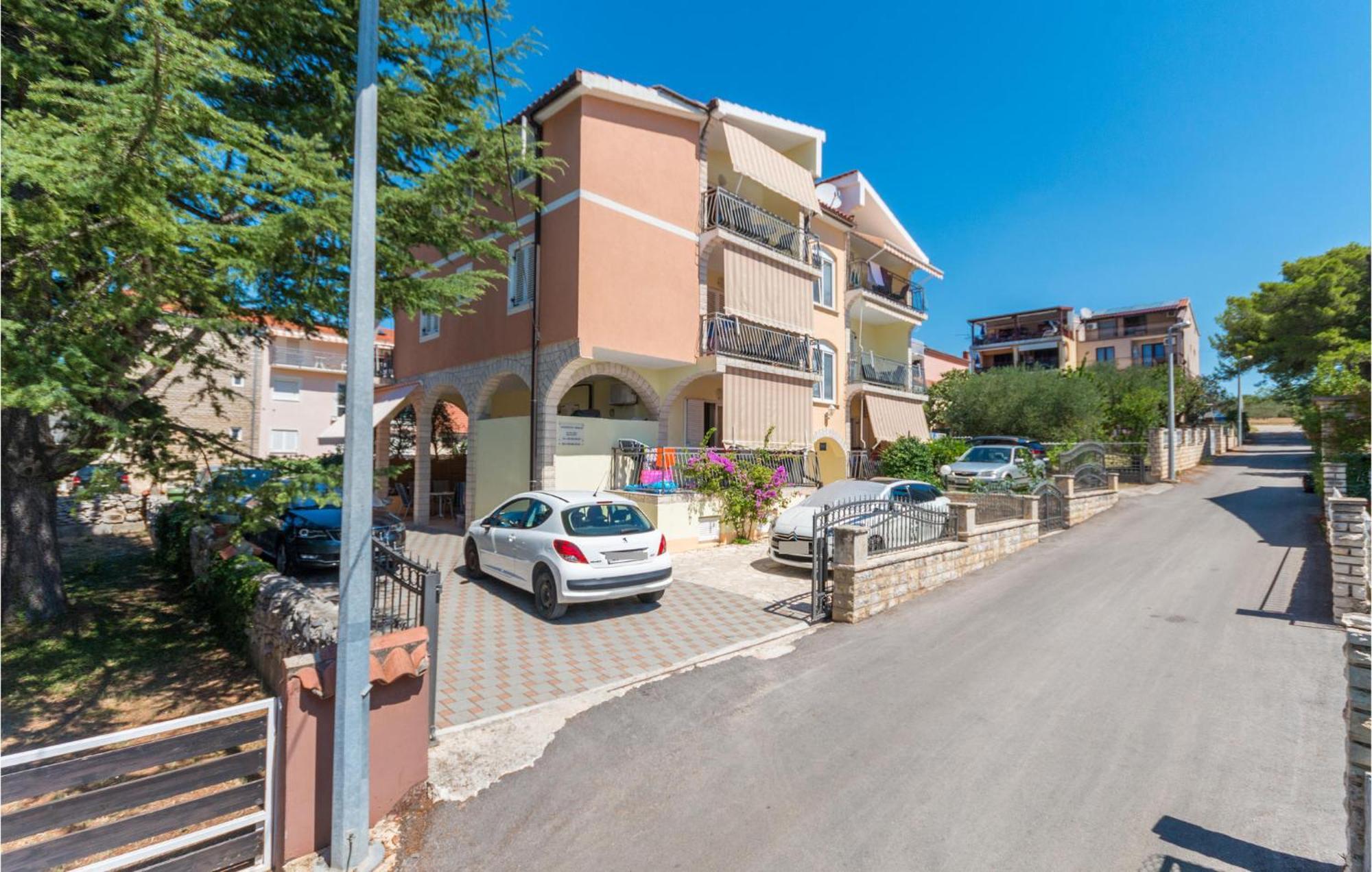 Stunning Apartment In Sveti Filip I Jakov Sveti Filip i Jakov Exterior foto
